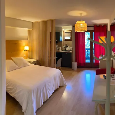 Hotel-residence La Pinede 3*