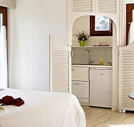 Ξενοδοχείο Hotel-residence La Pinede 3*