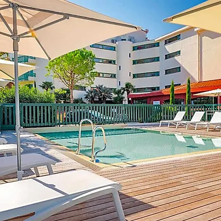 Hotel-residence La Pinede 3*